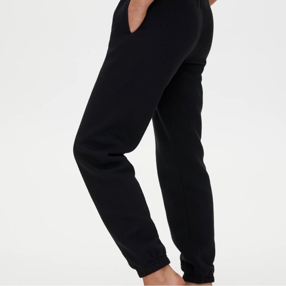 2 piece tna set (zip up hoodie & sweatpants) - Picture 3 of 8